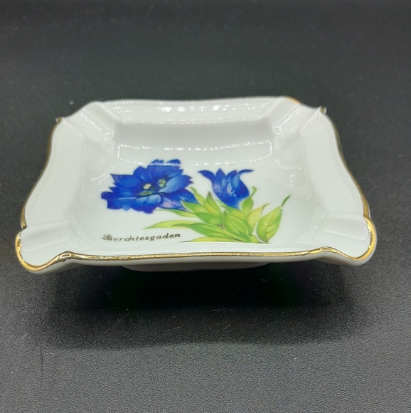 Vintage Walkure Bayreuth Bavaria "Enzian" Blue Flower Ashtray - Picture 2 of 4